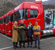 Il navettaggio dell’acqua minerale S.Pellegrino viaggia su mezzi LNG Scania riducendo le emissioni di anidride carbonica - In a Bottle