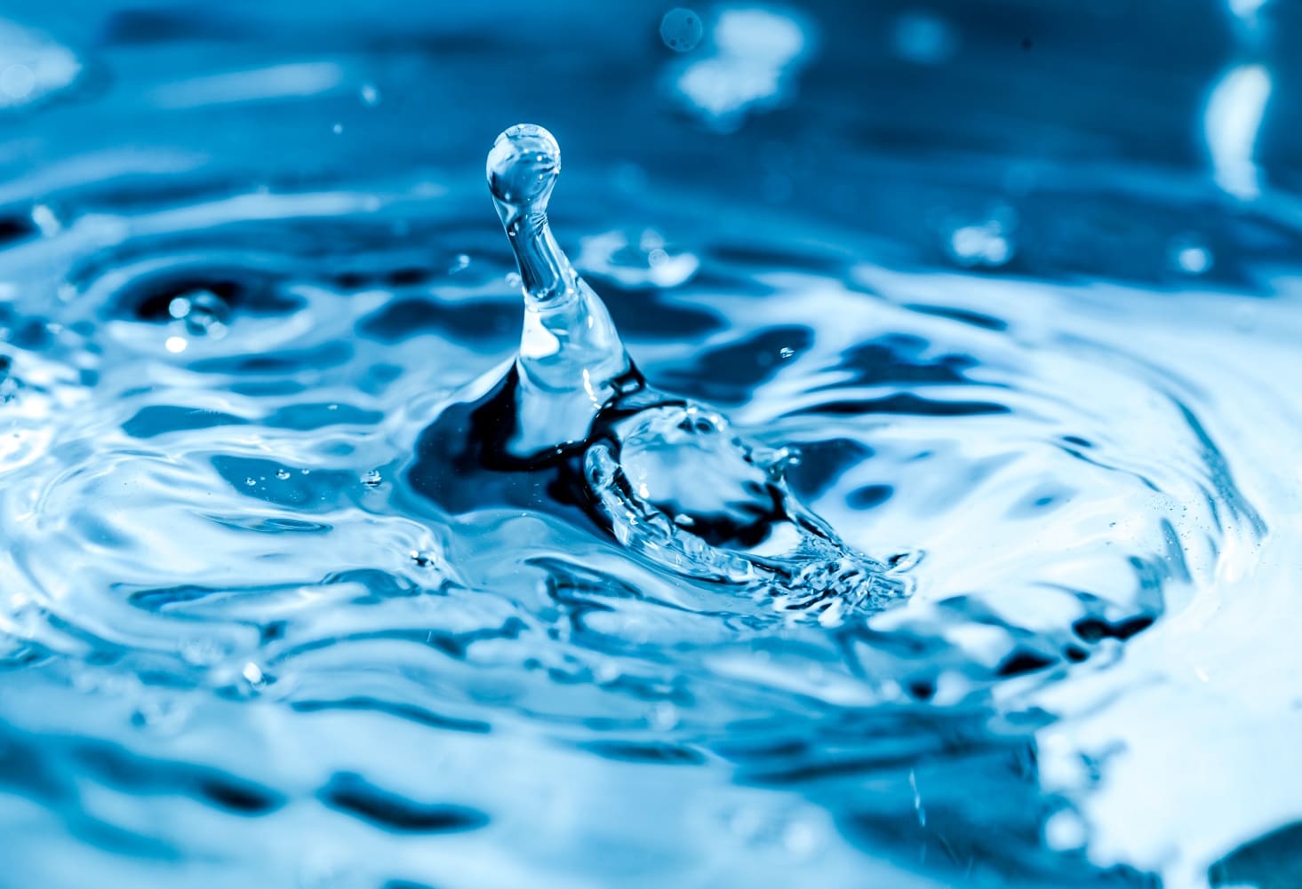 Acqua potabile: caratteristiche e differenza con l'acqua minerale