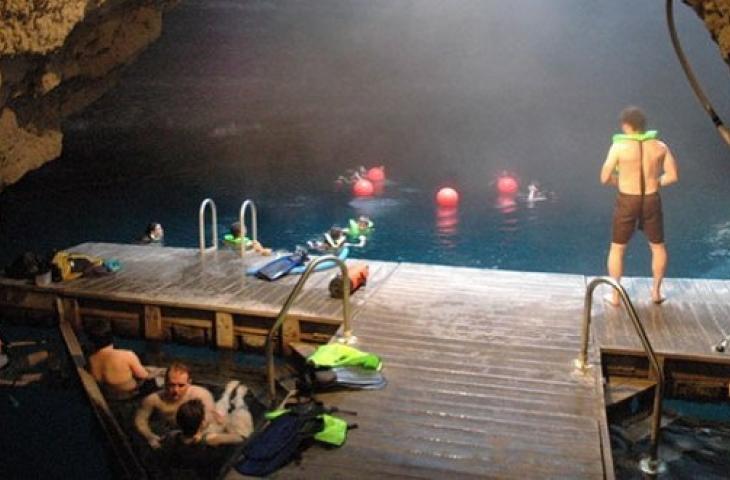 Nello Utah si fa snorkeling in un cratere d'acqua dolce