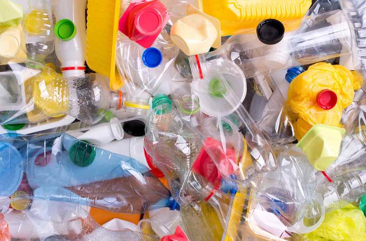 No2 Recycle: le Sedie di Design in Plastica Riciclata – In a Bottle