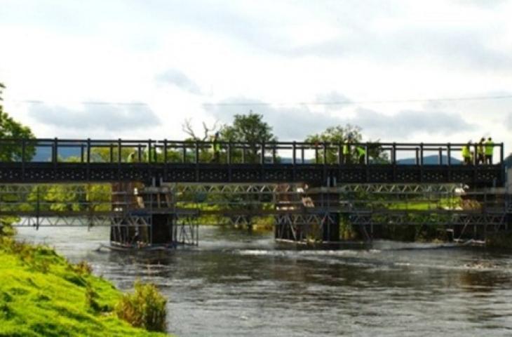 Un ponte da 50 tonnellate di PET