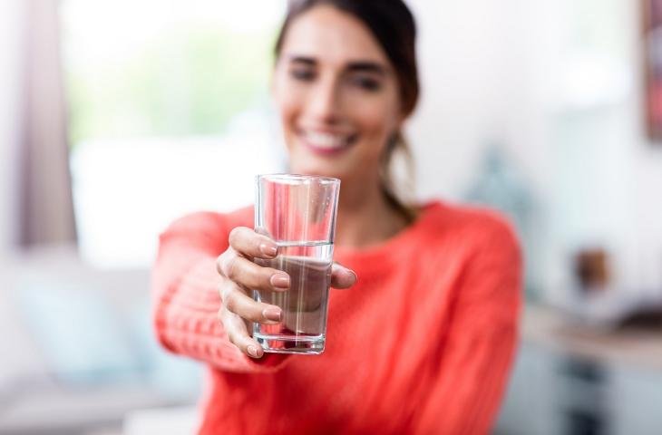 4 motivi per cui è necessario bere più acqua_alt tag