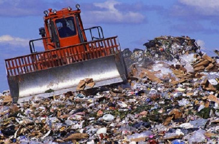 Allarme rifiuti, nell'UE in fumo o sotto terra il 60% dei rifiuti prodotti
