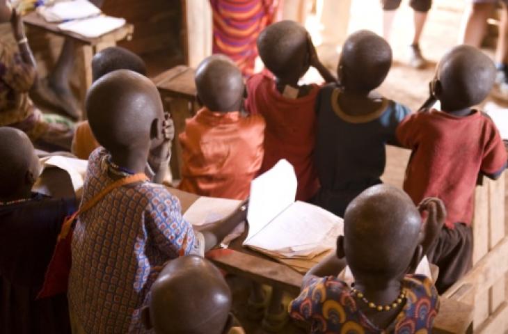 Gli insegnanti della Nigeria a scuola di corretta idratazione per educare i più piccoli