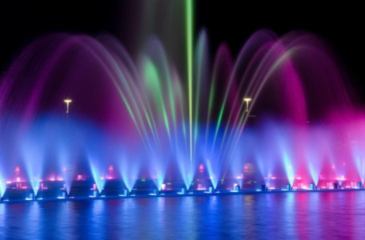 Water Show e fontane danzanti: il grande spettacolo dell'acqua