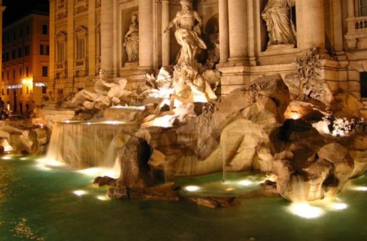 Fendi e Karl Lagerfeld in mostra per le fontane di Roma