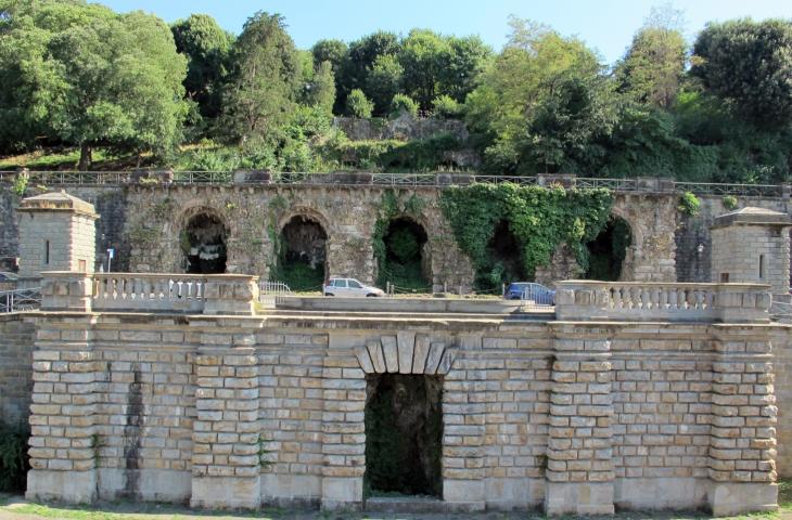 Giochi d’acqua sulle Rampe del Poggi a Firenze restaurati – In a Bottle