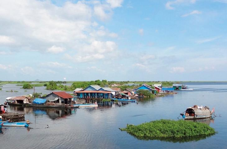 Turismo sostenibile: storia del villaggio galleggiante in Cambogia 