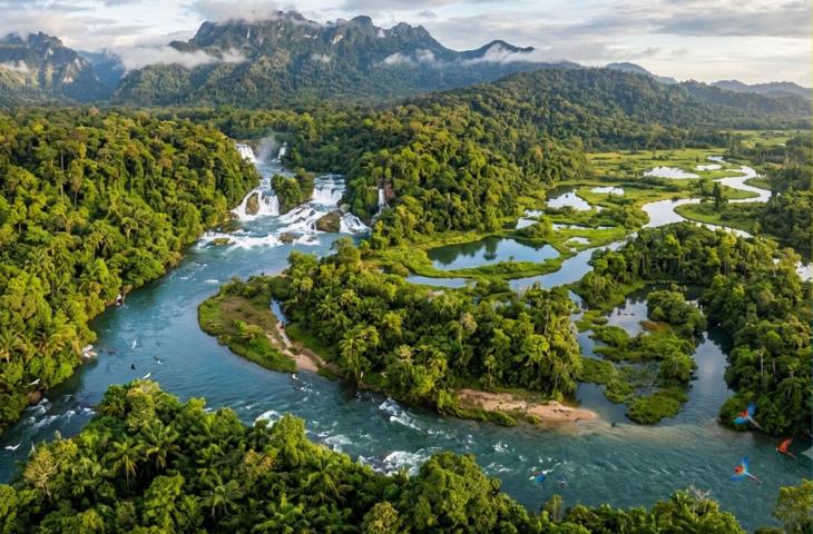 L’acqua che plasma i tropici il motore invisibile di paesaggi e biodiversità riformulato