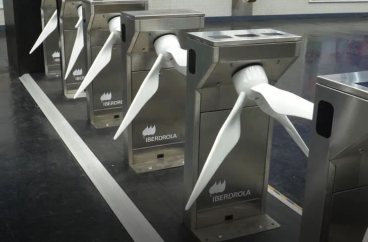 I tornelli della metro di Parigi diventano delle turbine eoliche 