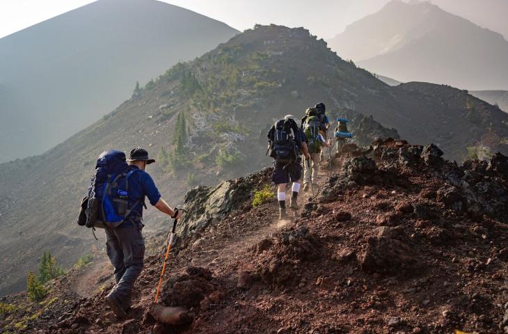 Trekking in montagna, i benefici del camminare ad alta quota