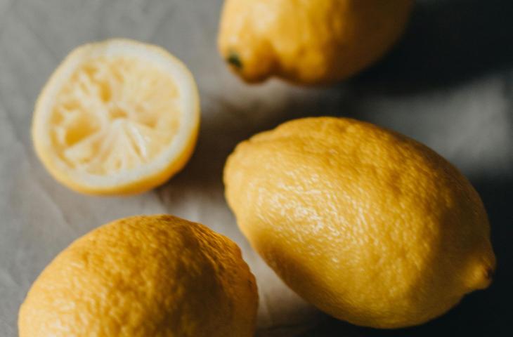 Come utilizzare limoni e scorze di limone avanzate
