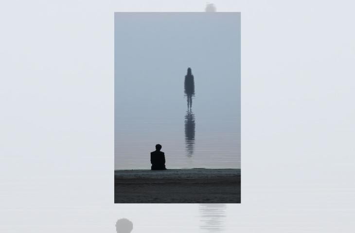 "Specchi d'acqua" di Massimiliano Nuzzolo: dove l'anima incontra l'Oceano al suono dei Velvet Underground