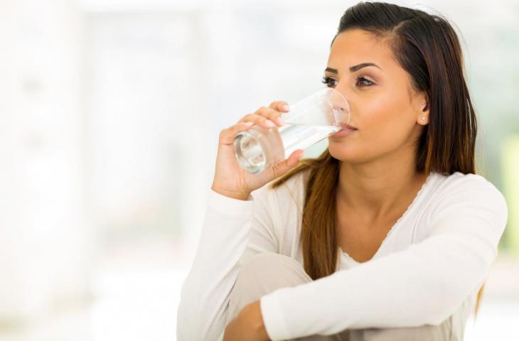 Acqua minerale alcalina: marche, benefici e ph