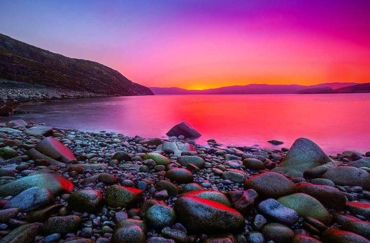 Antartide, compare uno specchio d’acqua dal colore lilla - In a Bottle