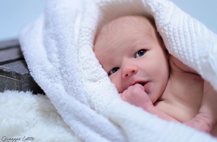 Acqua ai neonati: a quanti mesi e iniziare e quale acqua scegliere