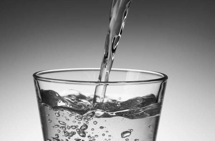 Bere acqua per aumentare la velocità del cervello 