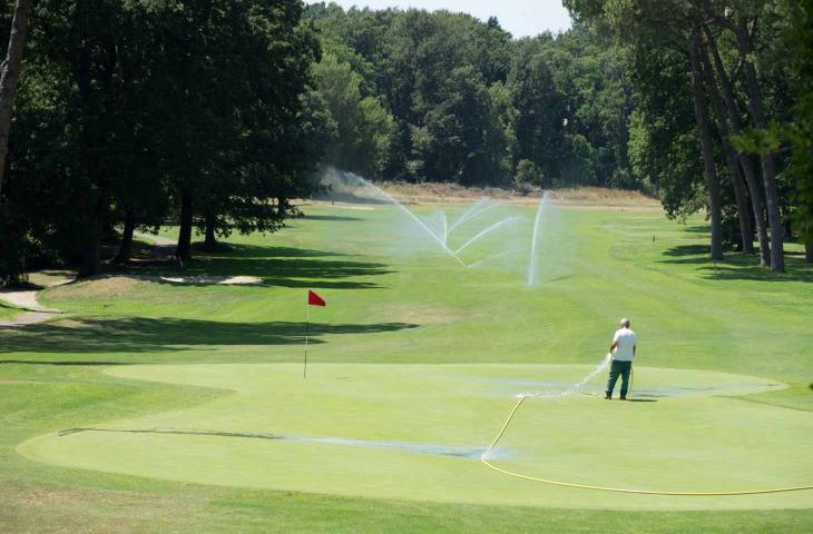Acqua Rigenerata per Irrigare Campi Golf dalla Spagna – In a Bottle