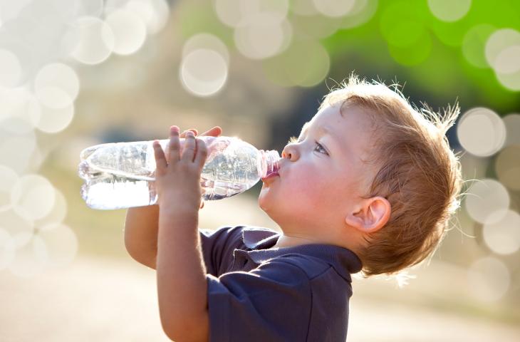 5 consigli per una corretta idratazione dei bambini alt_tag