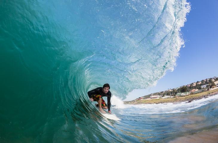 Perché anche i surfisti hanno bisogno di bere molta acqua alt_tag