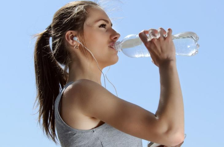 Idratazione del corpo, perdiamo acqua anche quando siamo a riposo 