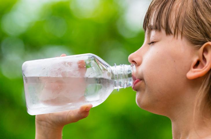 Per battere il caldo bisogno bere anche senza lo stimolo della sete 