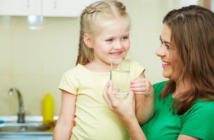 I genitori italiani educano i figli alla corretta idratazione - In a Bottle