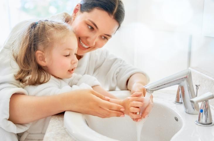 Giornata mondiale dell'acqua, come insegnare ai bambini a risparmiare l'acqua e ad idratarsi correttamente - In a Bottle