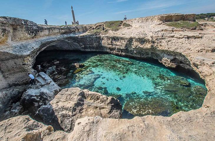 La Grotta della Poesia, la piscina naturale sulla costa del Salento