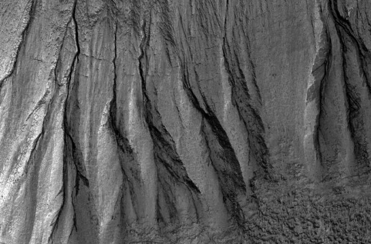 I calanchi su Marte formati dal ghiaccio secco?_alt tag