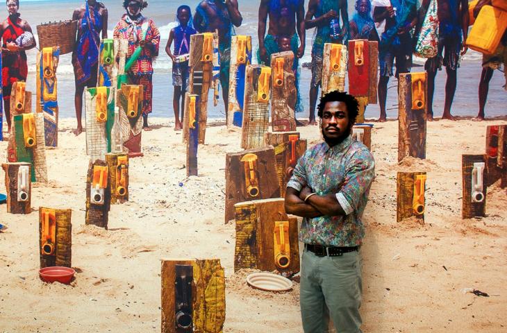 In Ghana l'arte invita a riciclare la plastica 