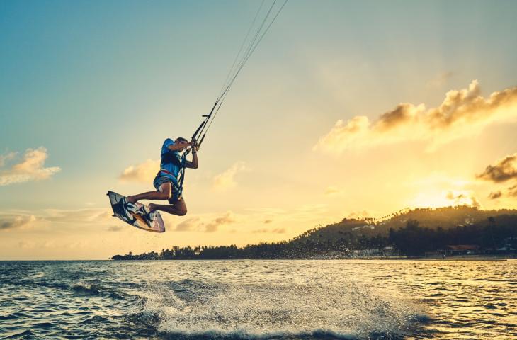 Kitesurf dalle Origini al Successo Odierno– In a Bottle