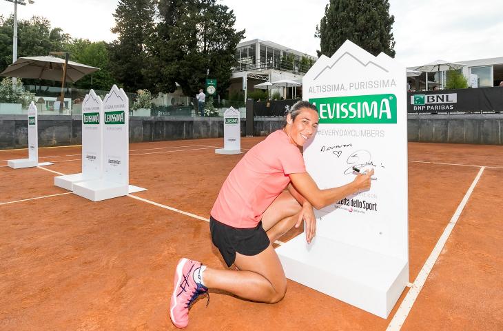 Levissima e Francesca Schiavone per lo strike tennis 