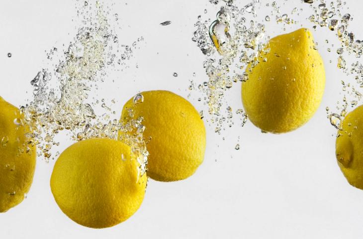 Acqua e limone per rimettersi in forma dopo le feste