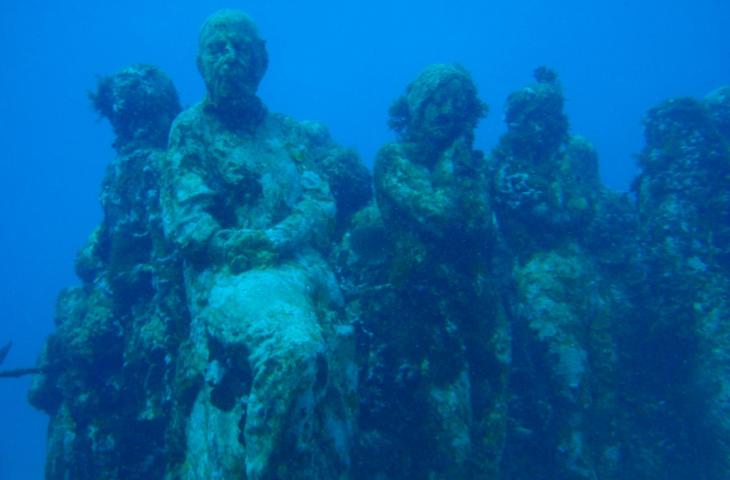 Sculture sott’acqua, i musei subacquei del mondo – In a Bottle
