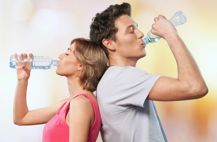 Quale acqua bere per depurare i reni e prevenire i calcoli?