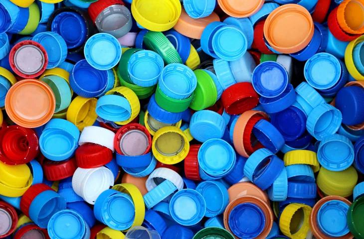 Come riciclare i tappi di plastica? Ecco alcuni consigli - In a Bottle