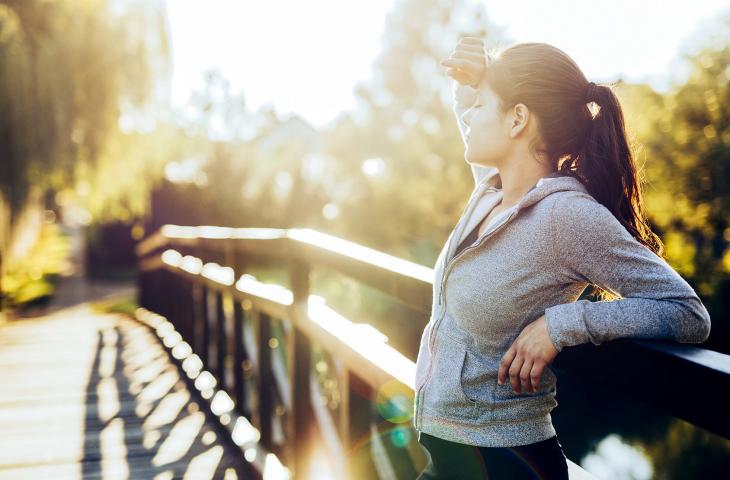 Come affrontare l’astenia di primavera: idratazione, nutrizione e attività fisica