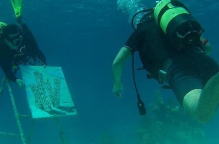 Sandor Gonzalez, l’artista cubano che dipinge sott’acqua - In a Bottle