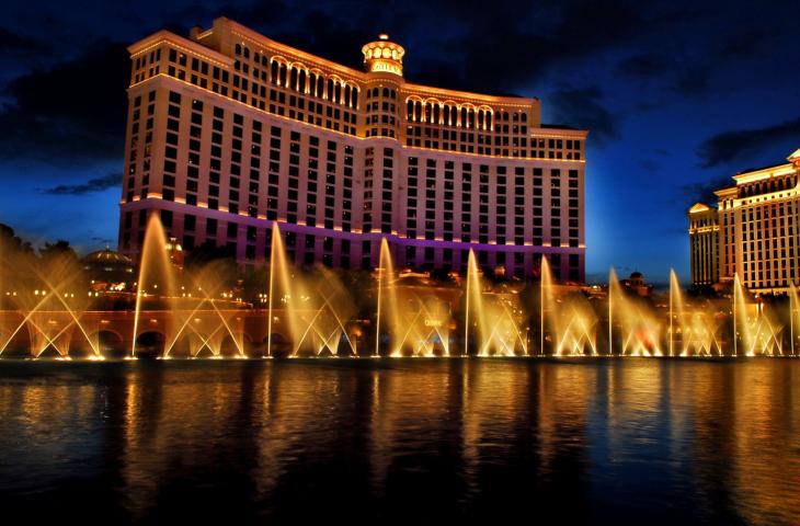 Spettacolo d’acqua a Las Vegas per Il Trono di Spade - In a Bottle