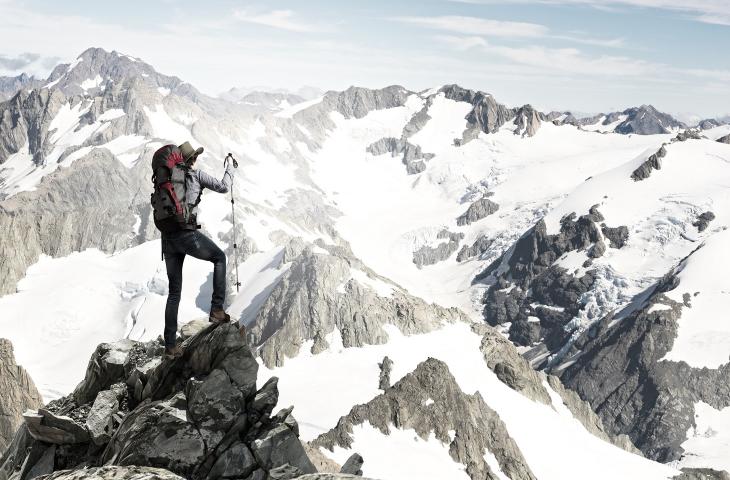 Una corretta idratazione aiuta a prevenire il mal di montagna_alt tag