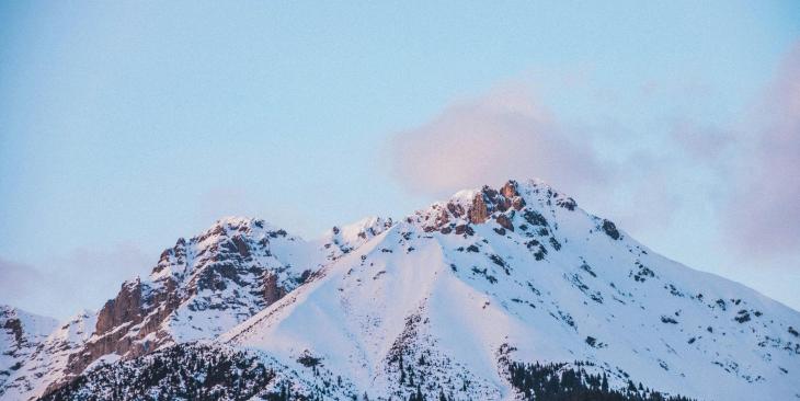 Acqua ad alta quota in inverno la gestione dell’idratazione tra trekking e rifugi