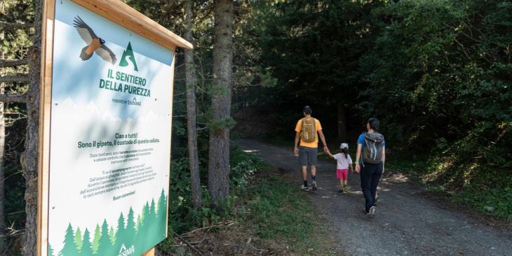 Camminare per conoscere il sentiero diventa una chiave per leggere il territorio