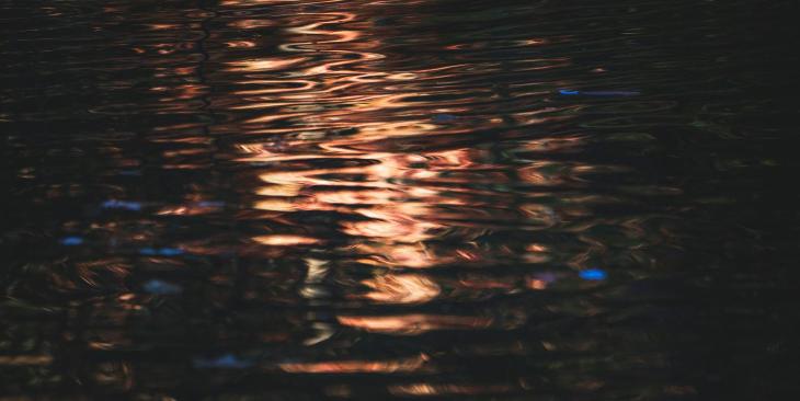 Artisti contemporanei e l’acqua come fonte d’ispirazione: da Olafur Eliasson a Bill Viola