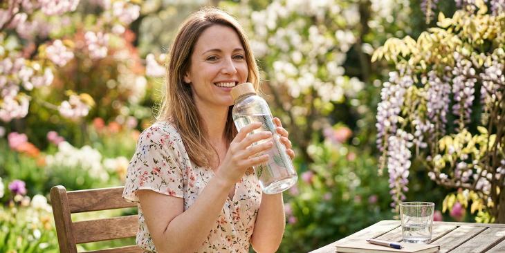 Brain Fog primaverile: i benefici di una corretta idratazione quando la mente è annebbiata