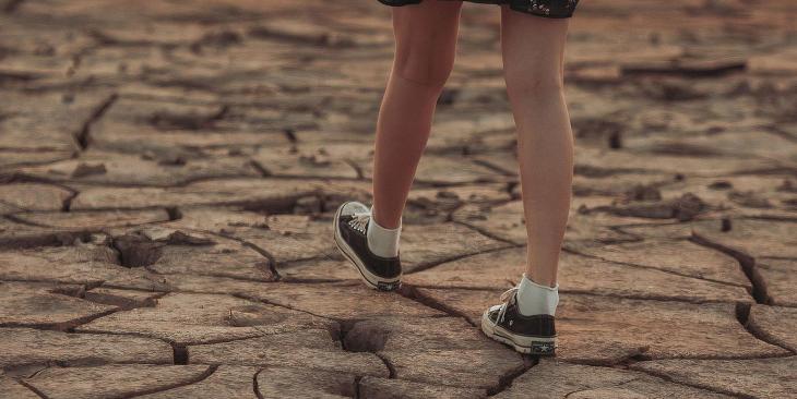 Siccità nel Sud Europa la carenza idrica colpisce 7 persone su 10. I consigli contro lo spreco