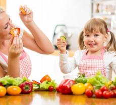 Mamme, ecco i falsi miti sull'alimentazione dei vostri figli