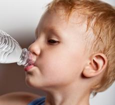 In Inghilterra l'idratazione dei bambini è una "questione di stato"