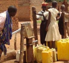 L'album "Acqua di Natale" per sostenere l'AMREF in Kenya  