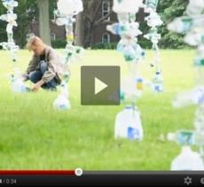 "Watershed", 1.500 bottiglie in un'opera di Eco-Art